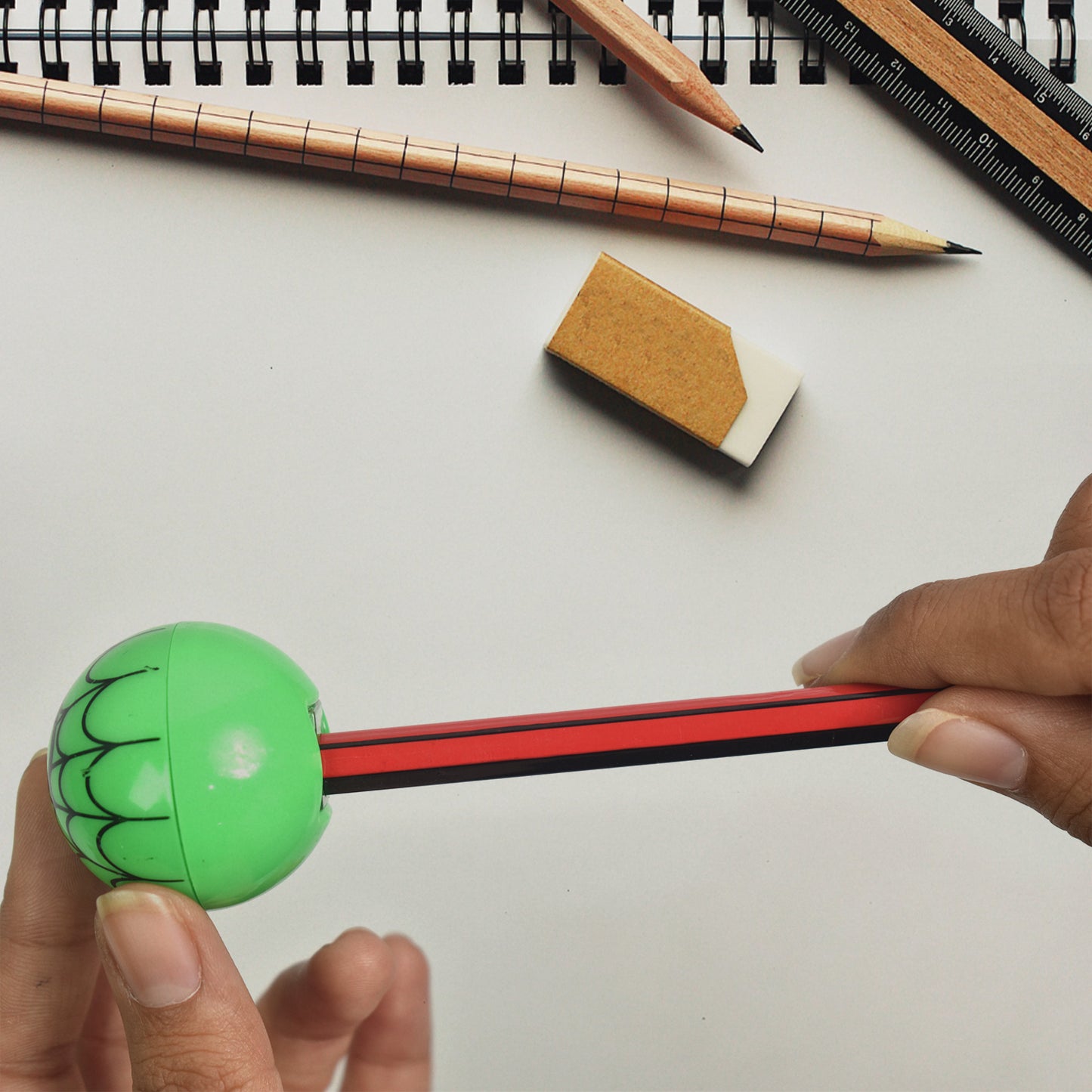 Round Shape Mix Design Pencil Sharpener (1 Pc)