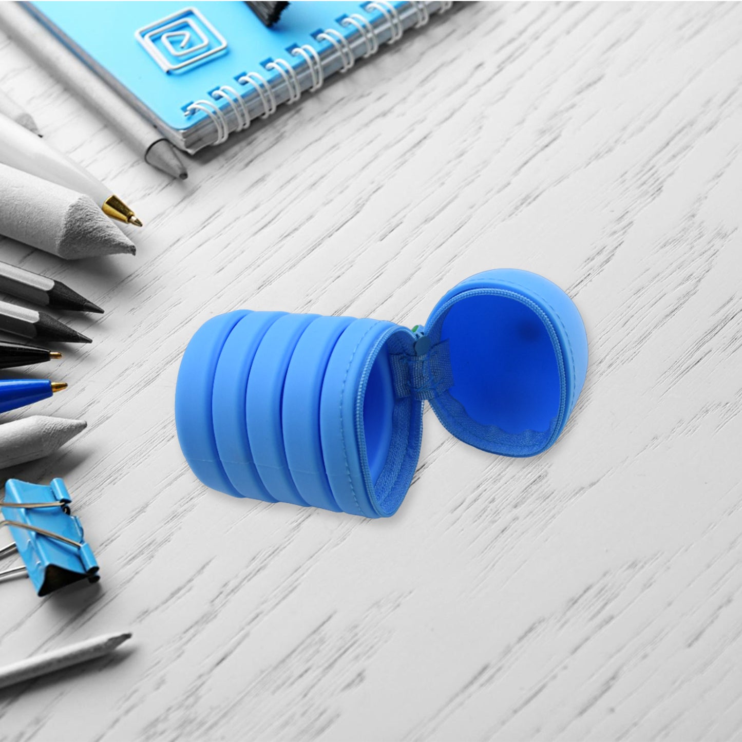 Pencil Case Made Of Silicone Telescopic Pen Holder With Zipper Closure