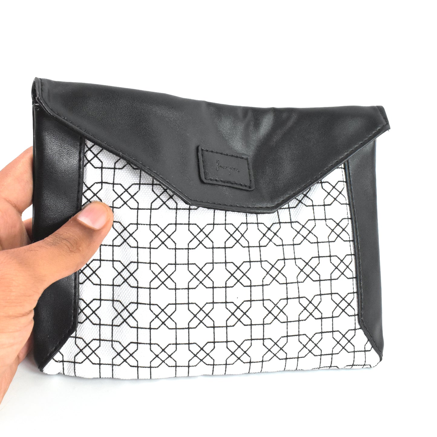 Multipurpose Pouch With Magnetic Lock
