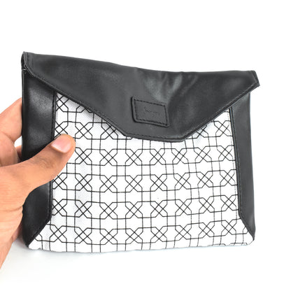 Multipurpose Pouch With Magnetic Lock