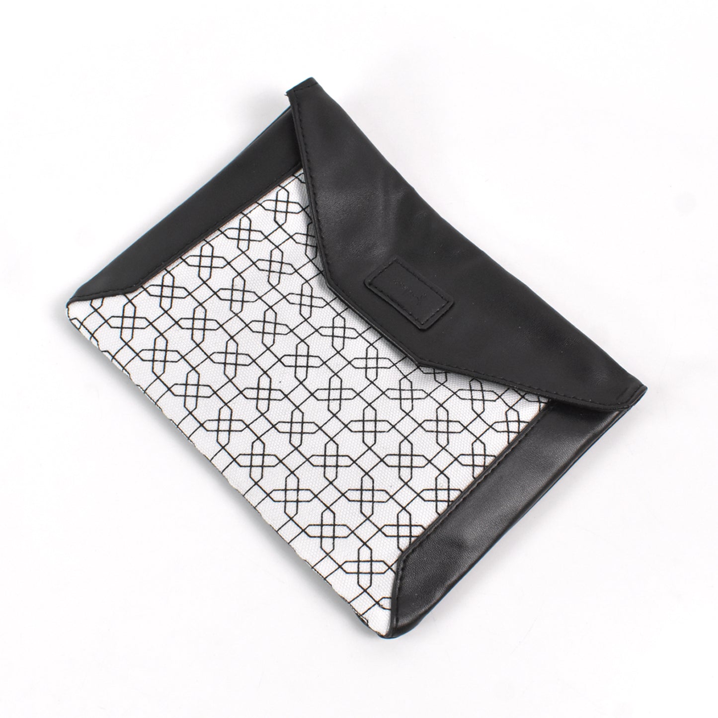 Multipurpose Pouch With Magnetic Lock